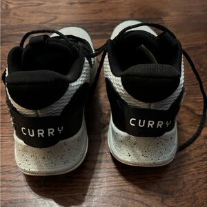 UA Curry 3Z7 Basketball Shoes